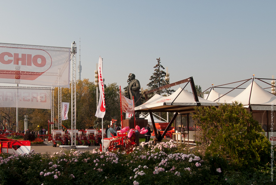The total area of VVC is more than 520 hectares (the area of all pavilions is 134,000 square met...