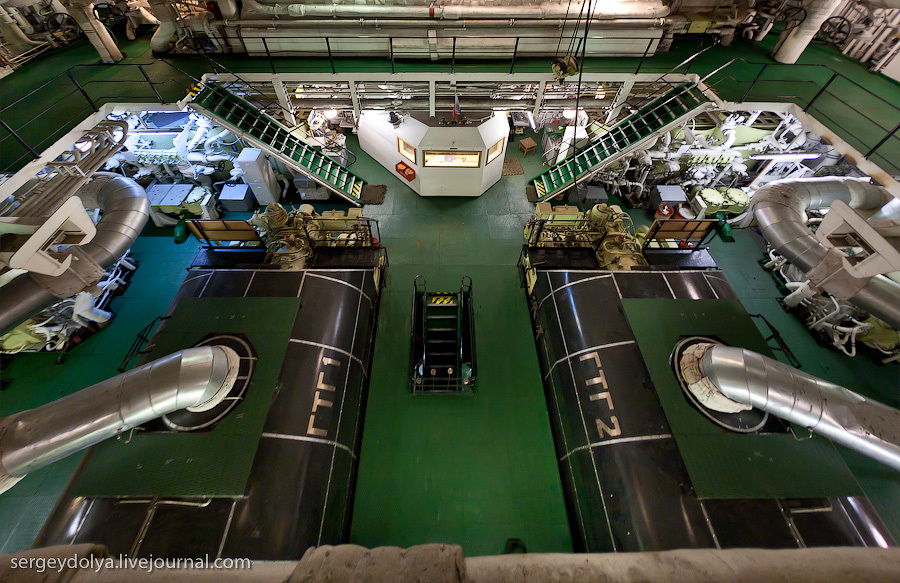 The icebreaker is filled once a five year. This is a picture of the engine room was made by <span cl...