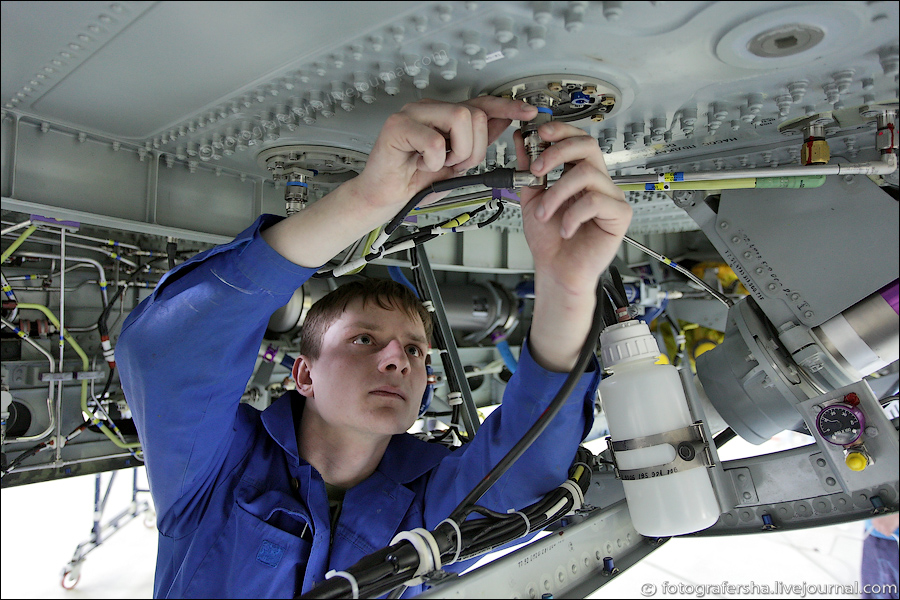 Installation of the fuel pump.